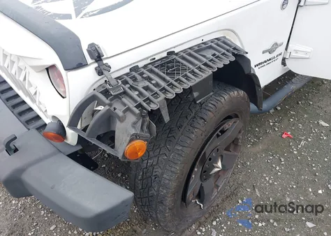 2013 Jeep Wrangler Unlimited Sport z USA, uszkodzony, nr VIN 1C4HJWDG7DL591197